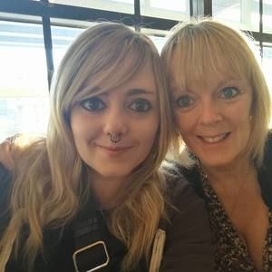 Meet your Posher, Chloe